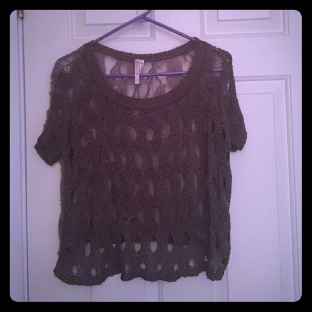 36 Point 5 Cropped Shirt (EUC)